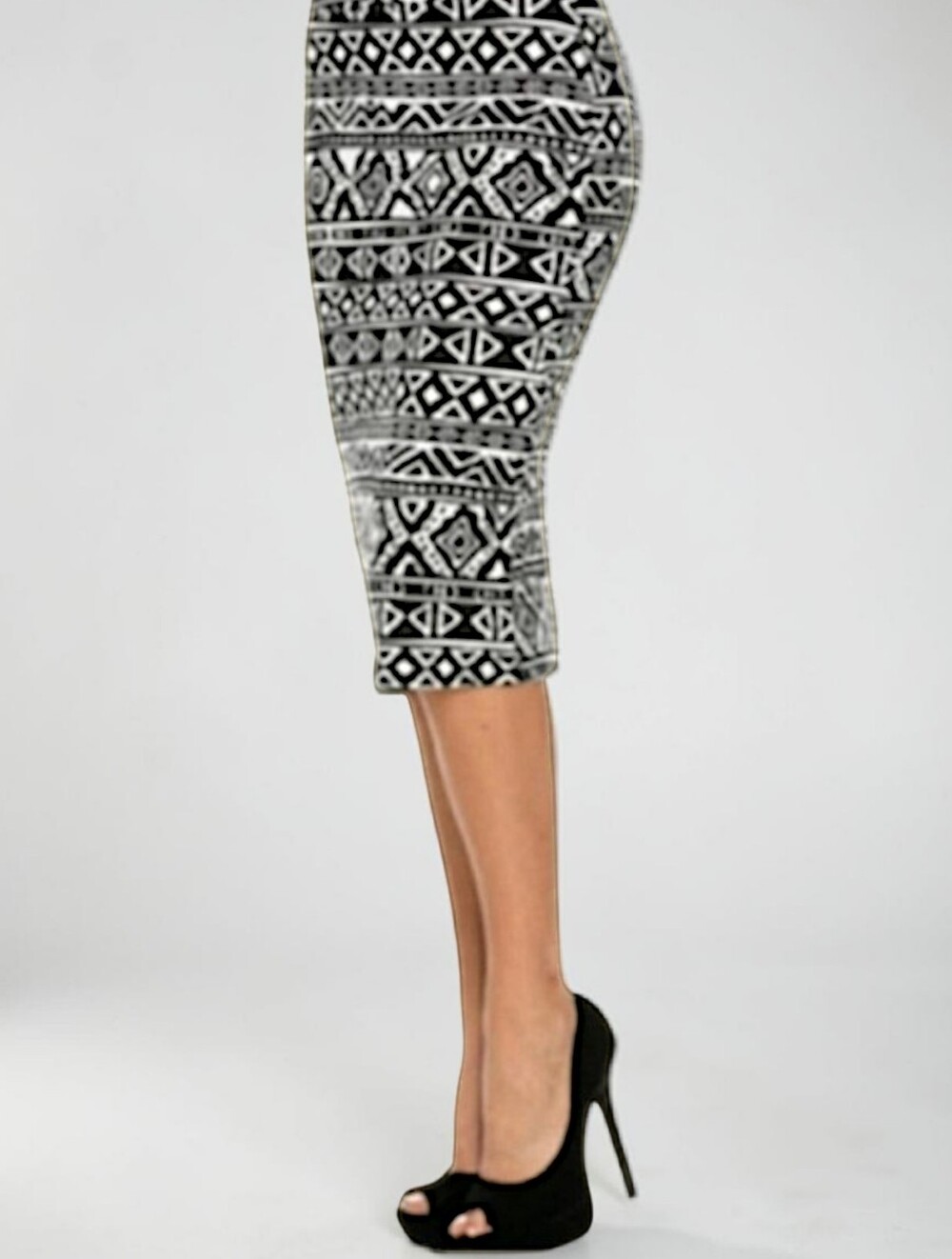 😎 ✨4/$20 Azules Black and White Aztec Pull-on Pencil Skirt